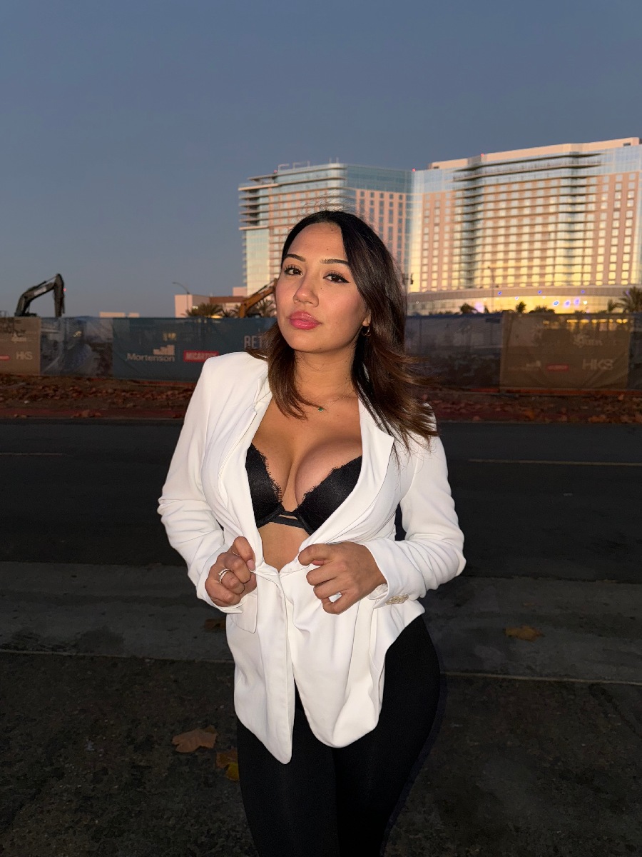 Take a pause and enjoy Ali Cruz — streaming from Soacha