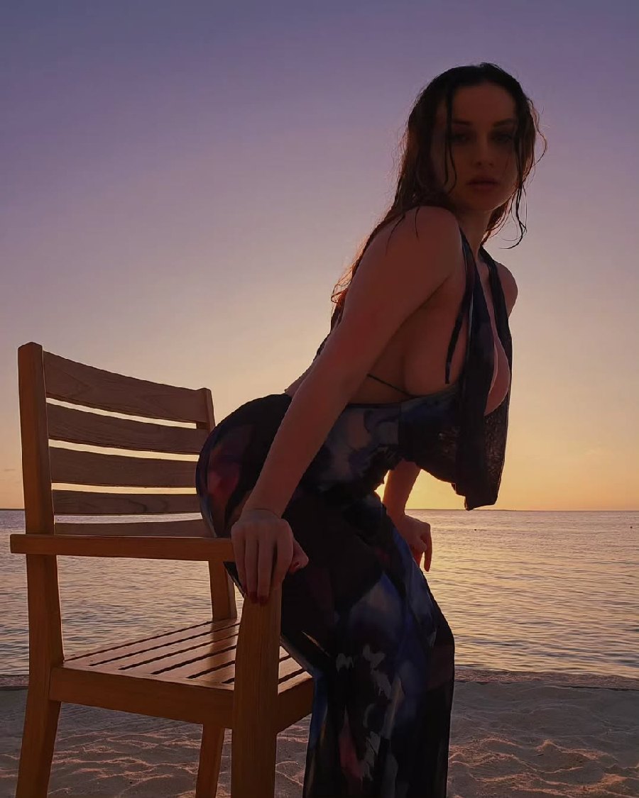 Sexy girl Miranda Faith nude in Soacha