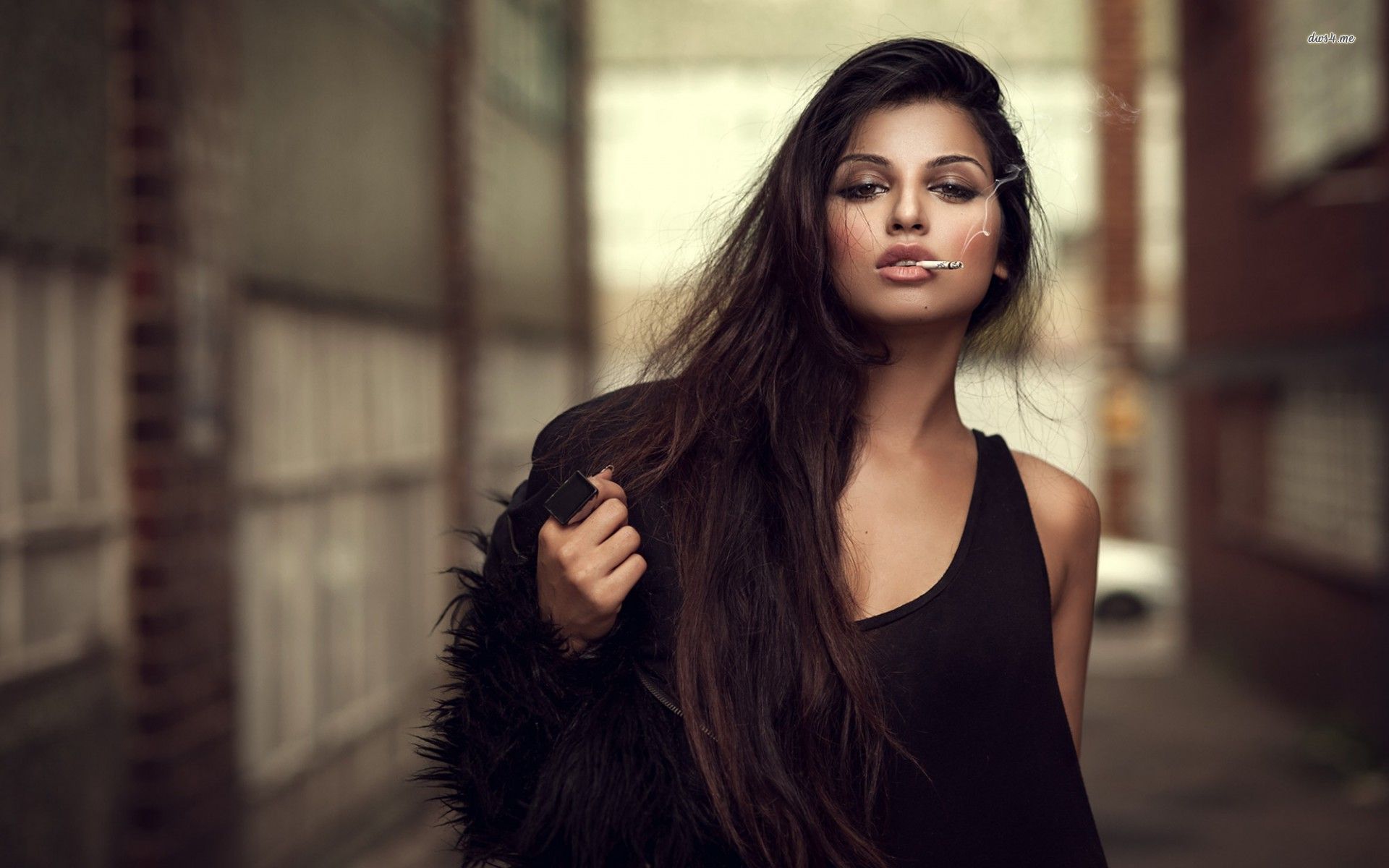 A playful frame from Sassy girls — online in Soacha