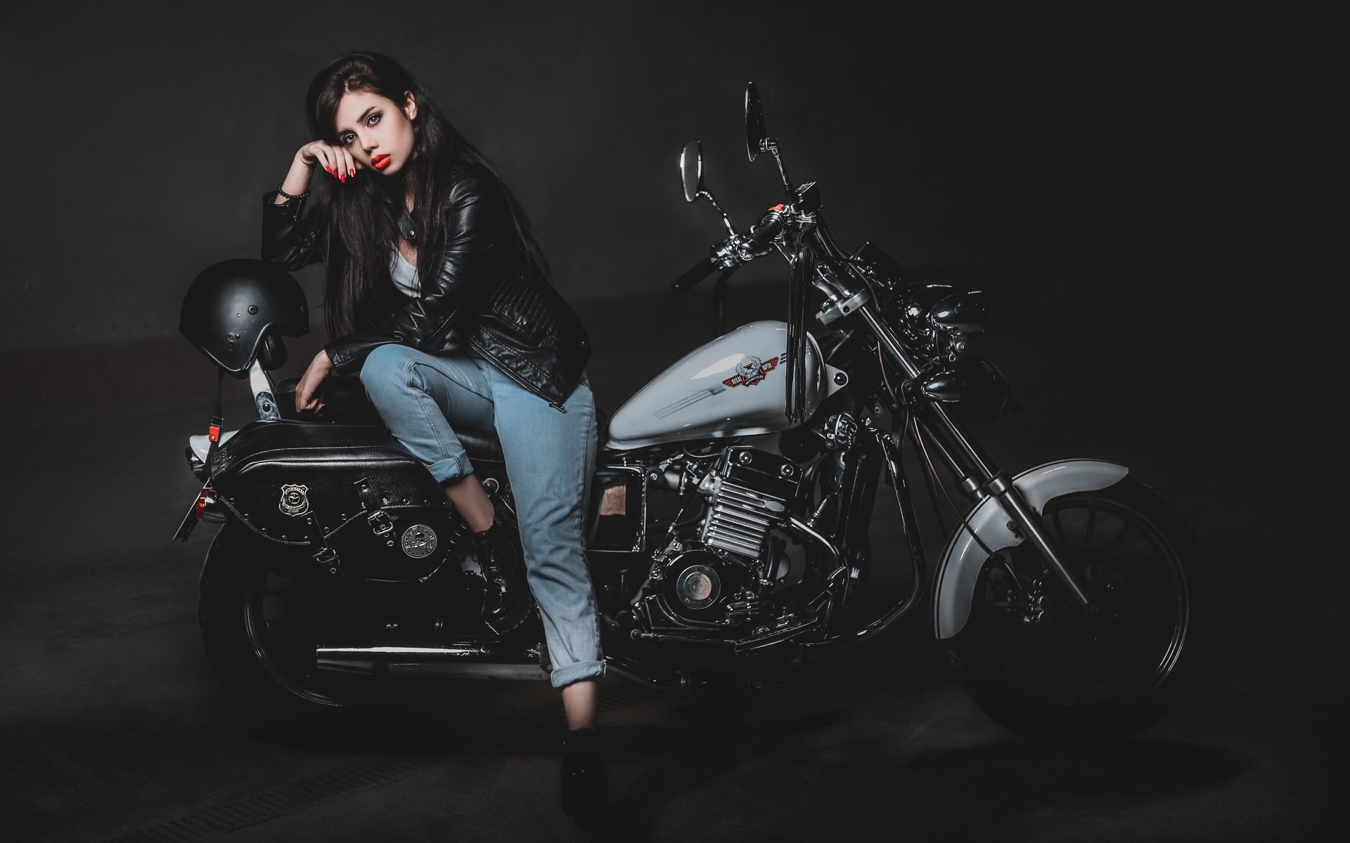 Biker girls: style and drive in Soacha