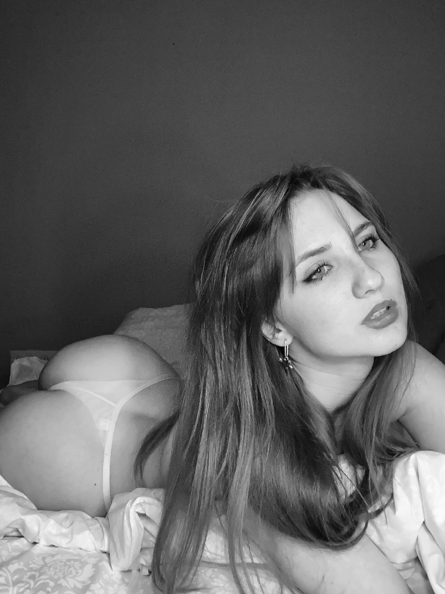Take a pause and enjoy Nata nude — streaming from Soacha
