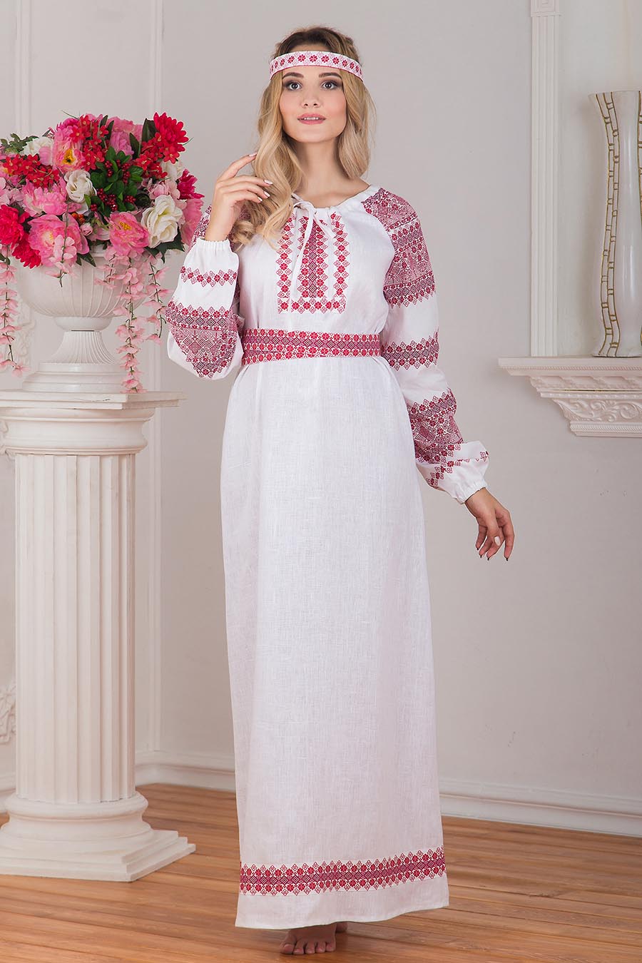 Women in Slavic costumes in Soacha