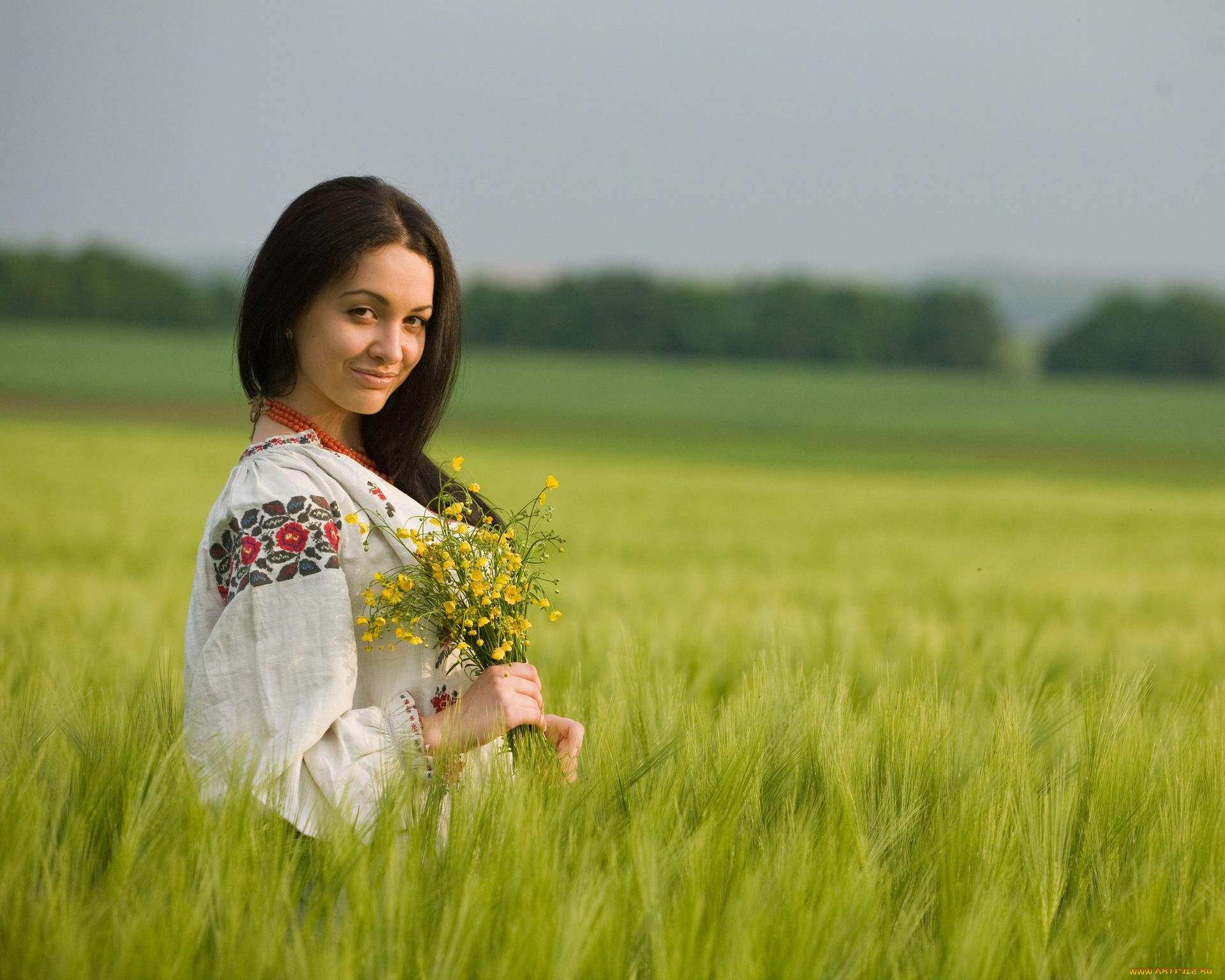 Women in Slavic costumes in Soacha