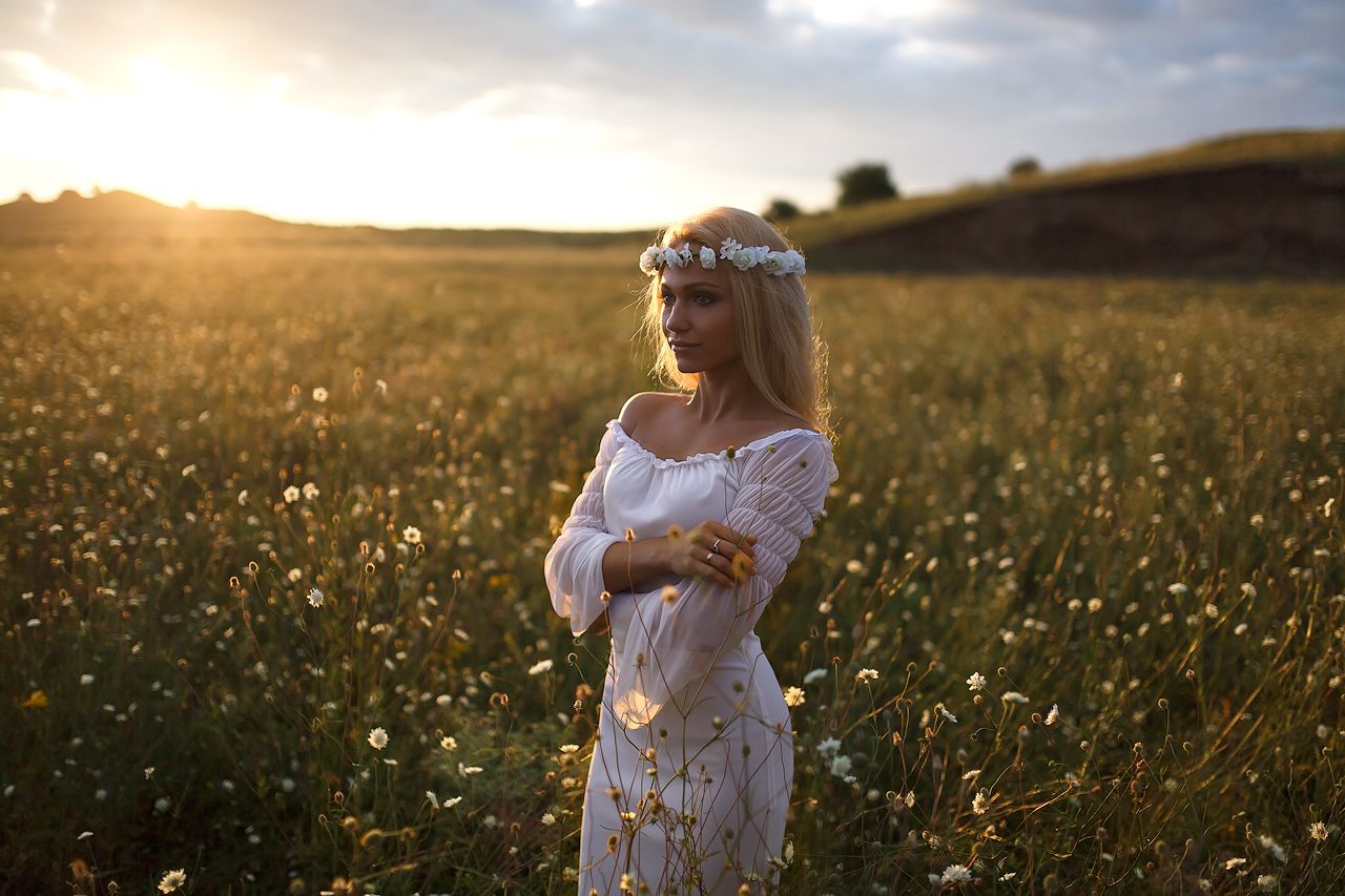 Girls in Slavic costumes in Soacha