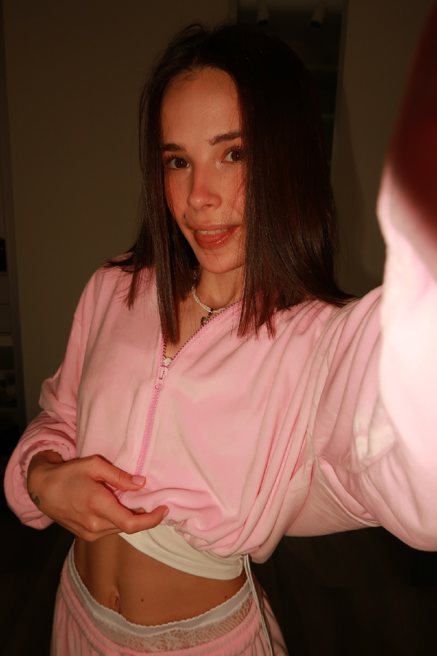 Tina brings the glow — live moments in Soacha